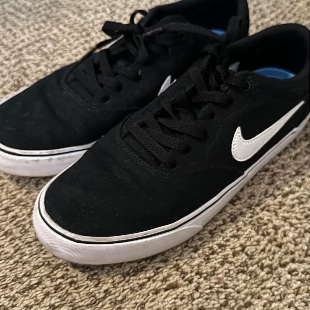 Nike Boys size 7.5